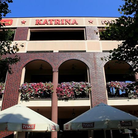 Katrina Aparthotel Ostrzeszów Exteriör bild