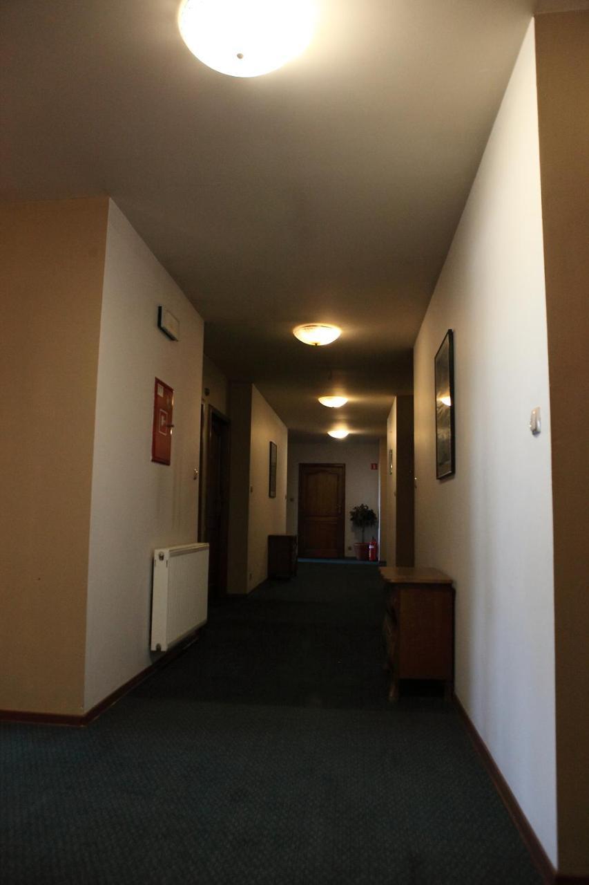 Katrina Aparthotel Ostrzeszów Exteriör bild